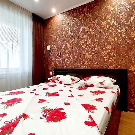 Apartments On Belyaeva 28 Naberezhnye Chelny Ngoại thất bức ảnh